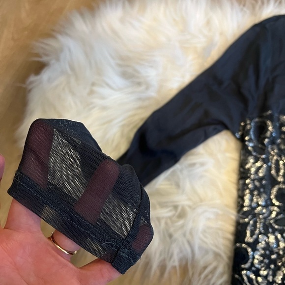 Urban Outfitter Mesh Silver Sparkly Crop Top - Picture 5 of 11